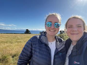 NZ photo Emma and Danielle